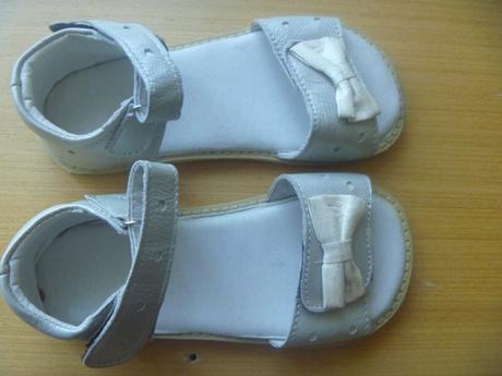 Stříbrné barefoot sandálky s mašličkou vel. 31, 31