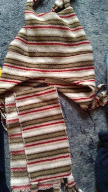 Komplety čepic a šál a čepice s rukavicemi, 80