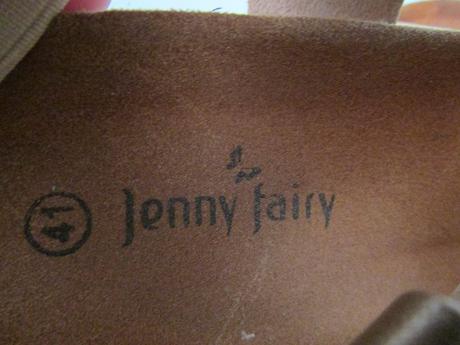 Páskové sandály, 41