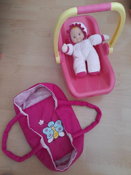 Autosedačka a panenka - balíkovna jen 50 kč,