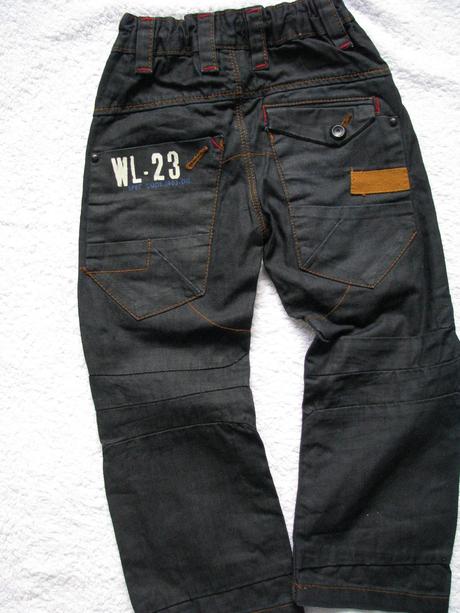 Tmavě modré sportovní rifle, next,110