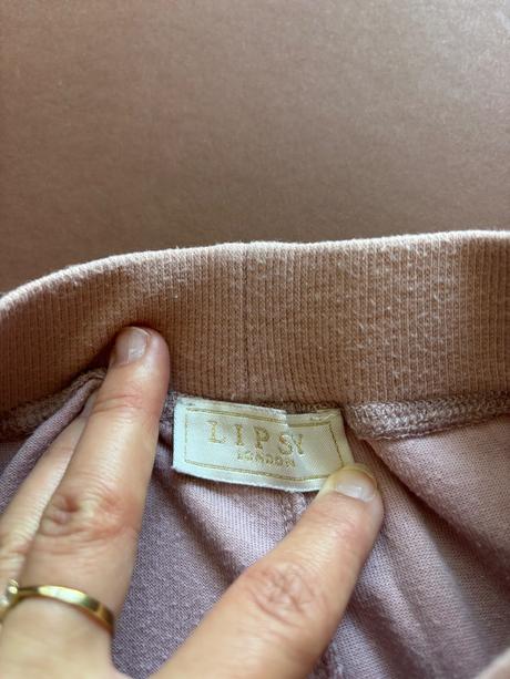 D79/ tepláky semišové - v. 7/8 let zn. lipsy, lipsy london,128