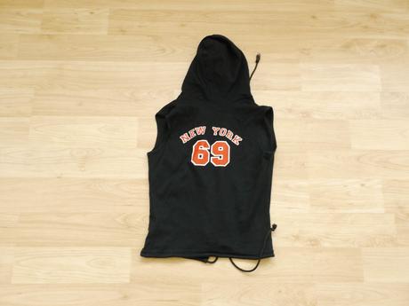 Cerna bavlnena vesta s cislem 69 xs, xs