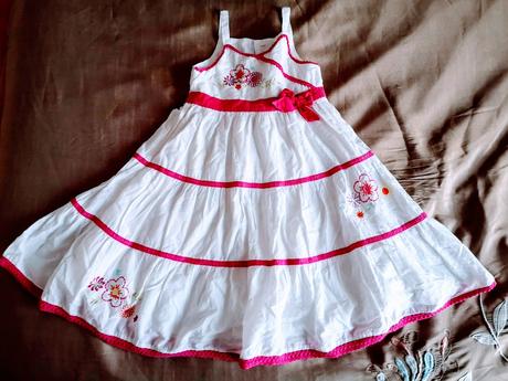 Šaty se spodničkou, matalan,98