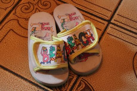 Dívčí pantofle - papuče vel. 24, stélka 15,5 cm, 24