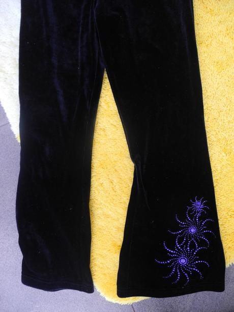 Sametový komplet, 128