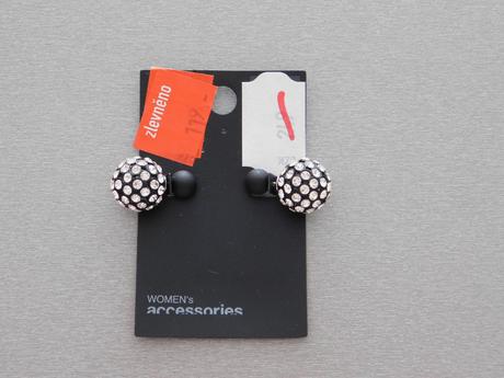 Nové černé naušnice, 