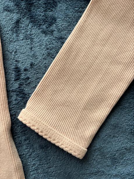 Krásné meruňkové triko zn. h&m - v.134/140, h&m,134