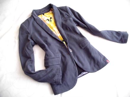 Úplet sako, esprit,m