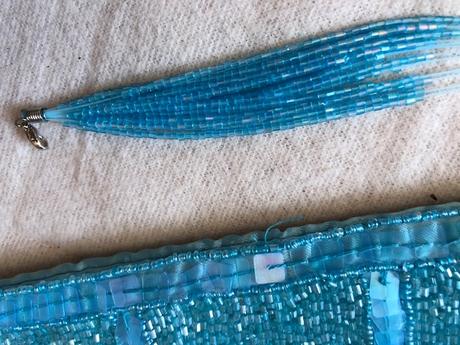 Tyrkysova kabelka latkova s koralky a s naramkem,