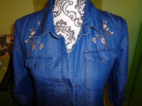 Košile z odlehčené rifloviny s vyšitými květy, m