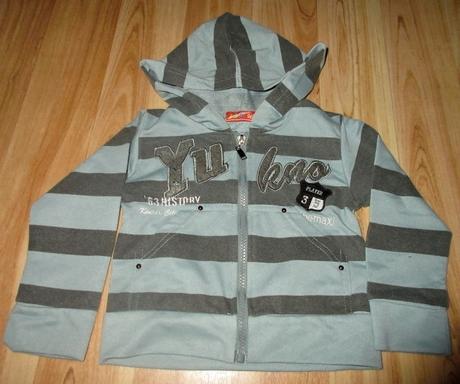 Mikina s kapucí, 80