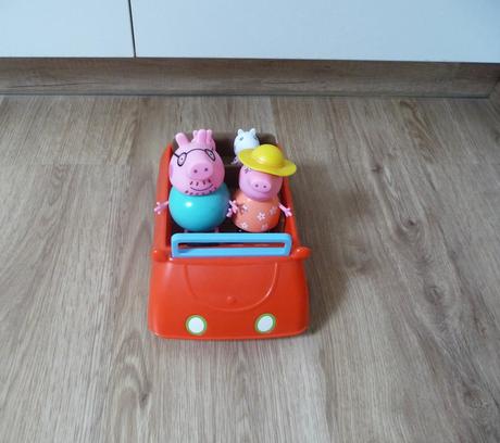 Hrací set prasátko peppa červené auto se zvuky,