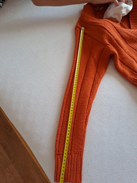 Svetr s výstřihem, vel.m, m