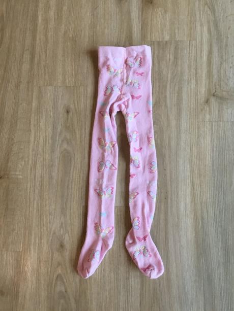 Punčocháče s motýlky, 98