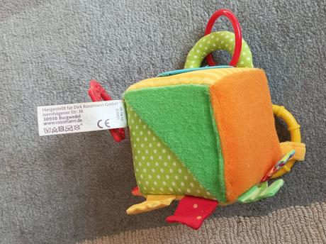 Látková kostka s rolničkou, 