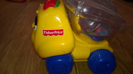 Auto s kuličkami fisher price,