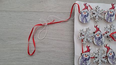 Adventní kalendář s kolíčky, 