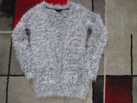 Teplý  svetr pro holku vel-134/140 zn. pape young, 134