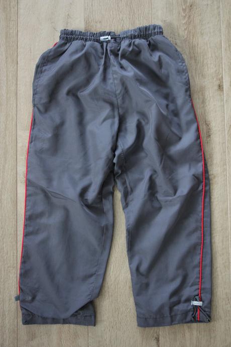 Šusťákové tepláky, 110