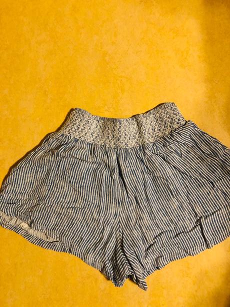 Kraťasy vel. 140-146, 140