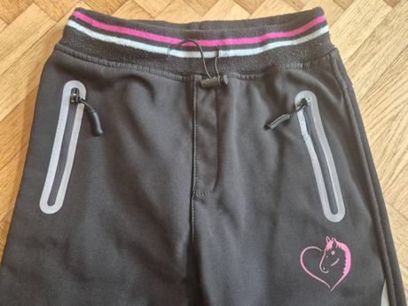 2x zateplené softshellové kalhoty, 122