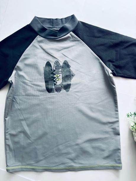 Plavecké triko zn. nutmeg - v.7/8 let, tu,128