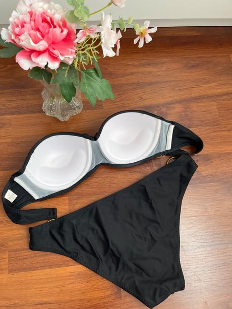 Černé plavky, bikiny, s