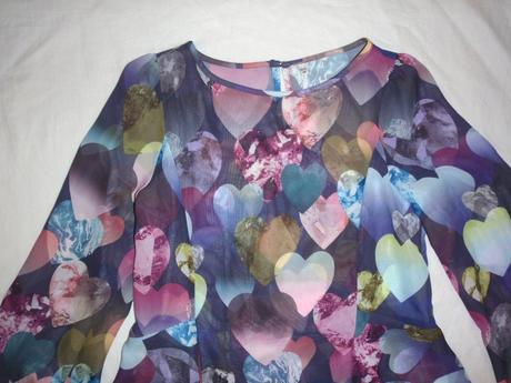 Exkluzivní  srdíčkový top - i jako slavnostní, 146