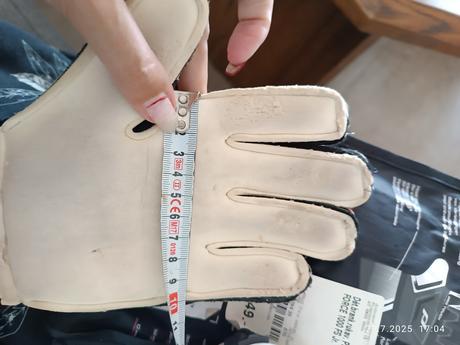 Brankářské rukavice, 