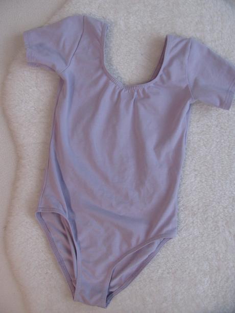 Krásný gymnastický, cvičební lila dres, 122