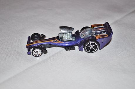 Auto hot wheels angličák,