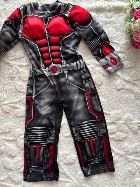 An18/ kostým antman - v.cca 3/4 roky,