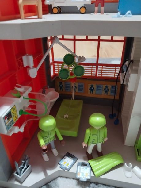 Playmobil nemocnice,vrtulník a sanitka,