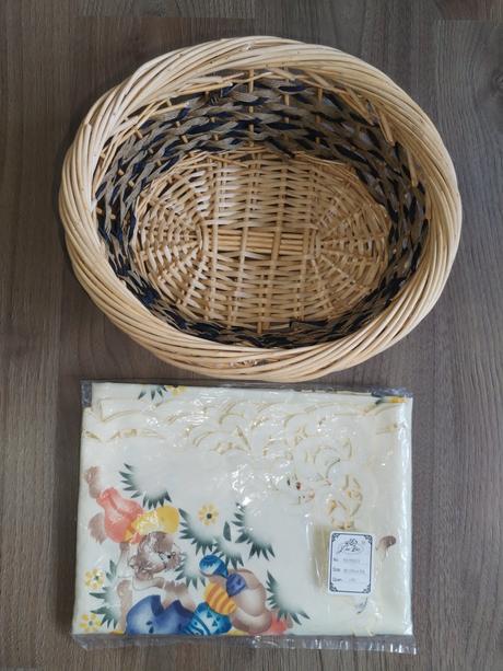Nový velikonoční ubrus 85x85 cm s košíkem, 