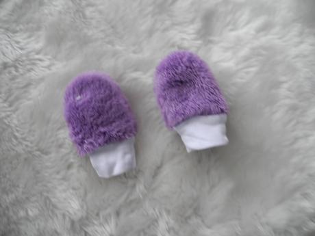 Kojenecké rukavice, 50