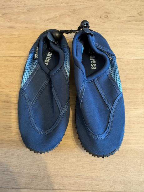 T406   boty do vody aress vel. 36, 36