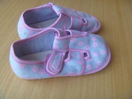 Barefoot bačkorky s kytičkami, zn. anatomic  v. 25, anatomic,25