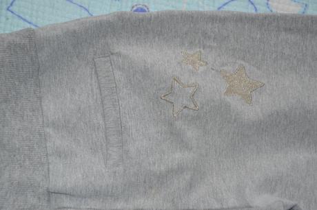 140 šedé tepláky, sanrio,140