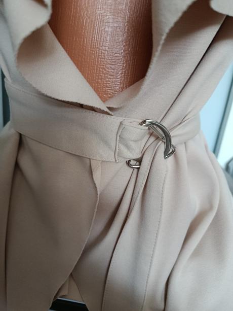 Béžová vesta, amisu,36