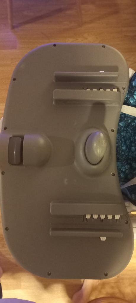 Daruji dětskou jídelní židličku chicco polly, chicco