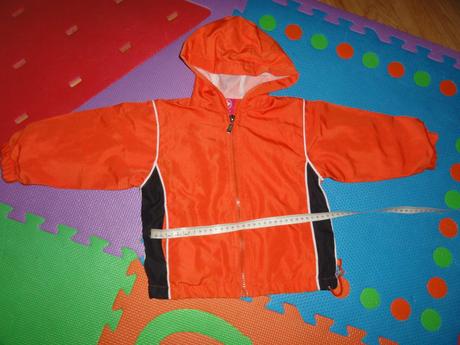 Černo-oranžová souprava, 92