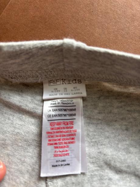 Kraťasové legíny - v.9/10 let, f&f,140