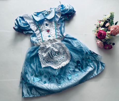 An8/ kostým alenka z říše divů - v.5/6 let, 