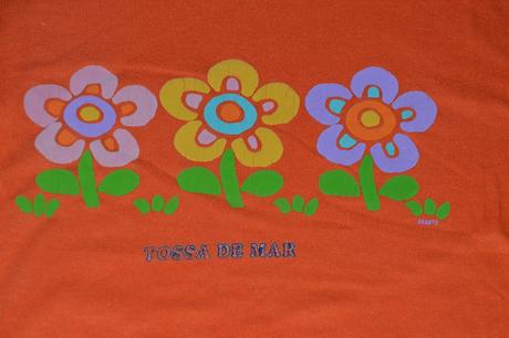 Oranžové tričko s kytkama, 134