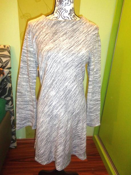 Krásné žíhané šaty, xl