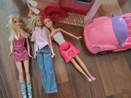 Rozkládací domeček barbie+auto+panenky, 