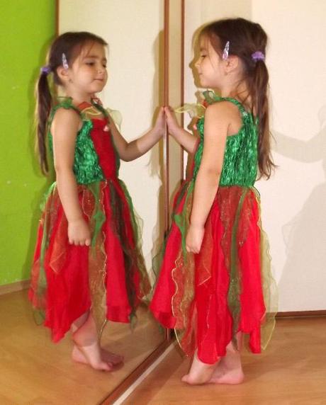 Karnevalové zeleno-červené šaty vánoční víla, 