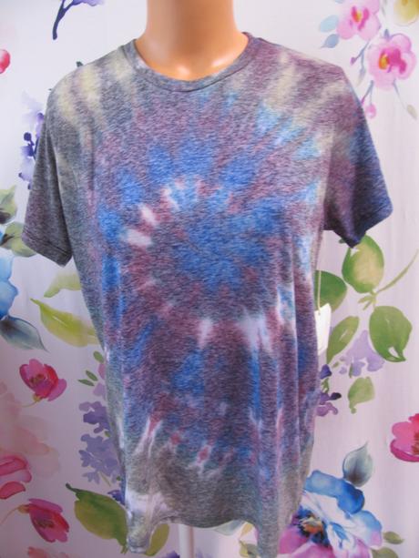 Barevné lehké letní tričko obey, m