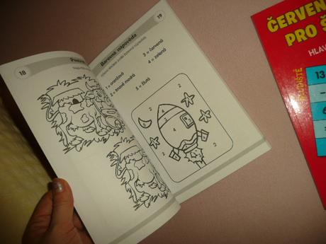 Kniha pro školáky hádanky rébusy křížovky, 